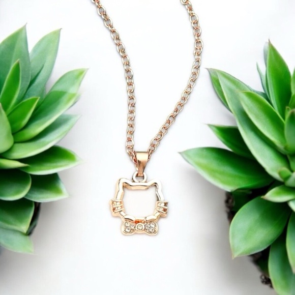 Hello Kitty Elegant Gold Pendant Necklace - Picture 1 of 1